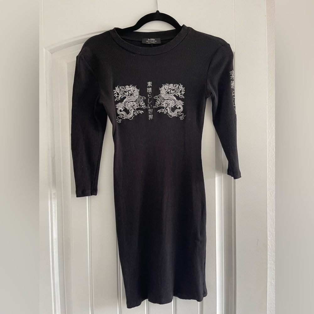 S Half Sleeve Dragon Dress